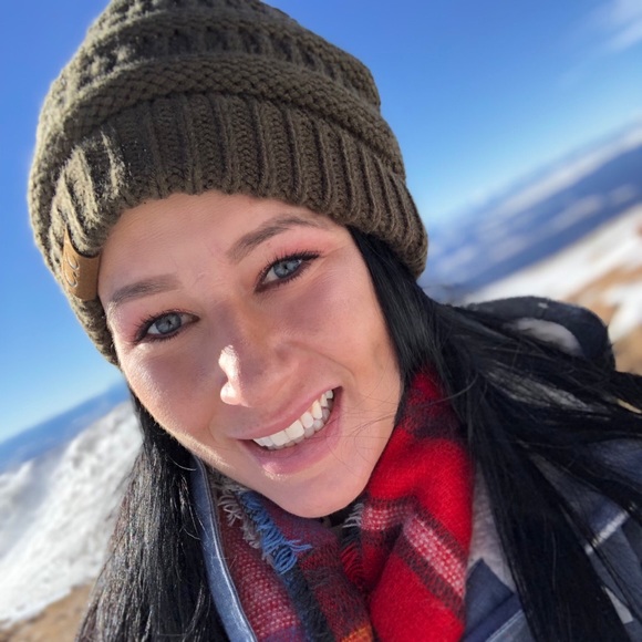 Meet your Posher, Mandie - Picture 2 of 2